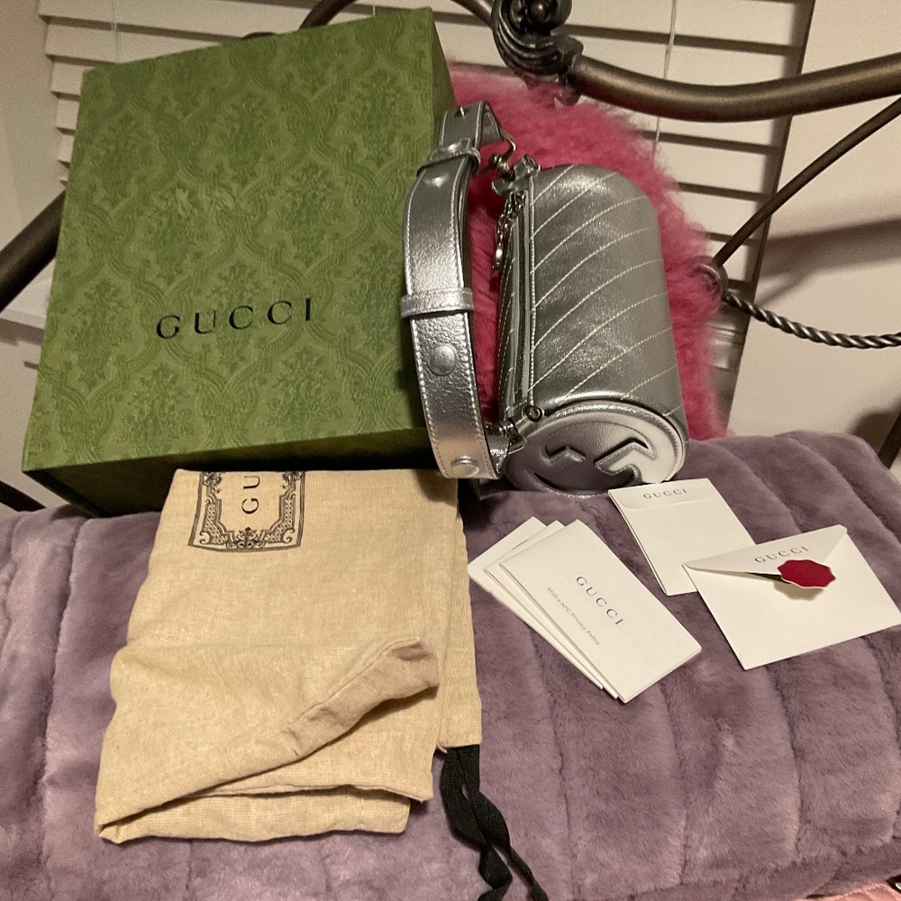 NWOT Gucci Blondie Mini Barrel Adjustable Metallic Silver Handbag